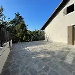 Al Laghetto Oda ve Kahvaltı La Morra