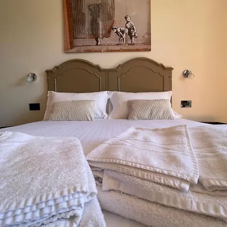 Nocleg ze śniadaniem Al Laghetto La Morra