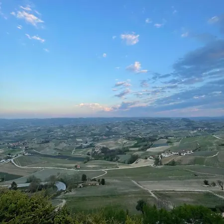 Al Laghetto Nocleg ze śniadaniem La Morra