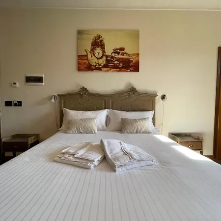 Al Laghetto B&B 라모라