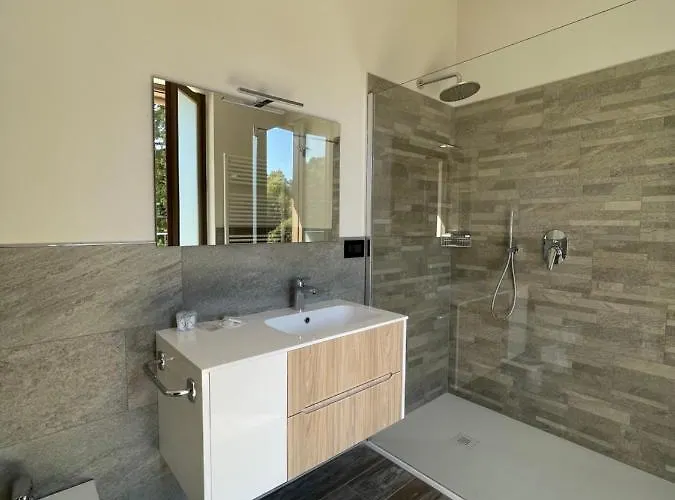 Oda ve Kahvaltı Al Laghetto La Morra